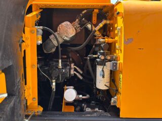 JCB JS130 LC + T4F 444 TA4-81E E1C 81kW