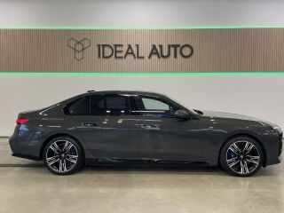 BMW i7 xDrive60  M-Sportpakett Pro Individual 400кВ