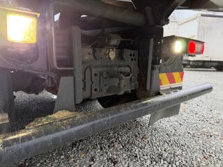 Volvo FM 340 6x2 box vibra
