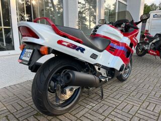 Honda CBR 1000 F R4 72kW