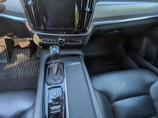 Volvo S90 D5 AWD MOMENTUM 2.0 173kW