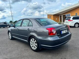Toyota Avensis 2.0 108кВ
