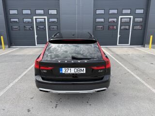 Volvo V90 Cross Country D4  AWD 2.0 140кВ