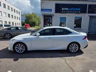 Lexus IS 300h 2.5 133кВ