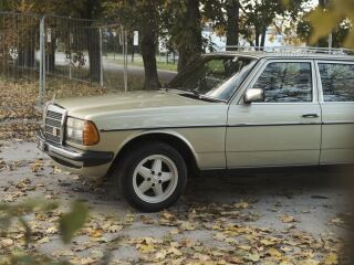 Mercedes-Benz 230 2.3 R4 100kW