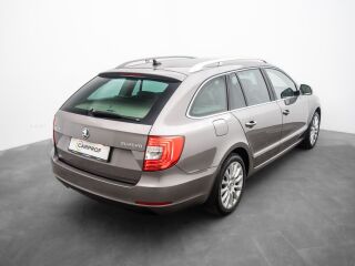 Skoda Superb Combi Elegance 1.8 118кВ