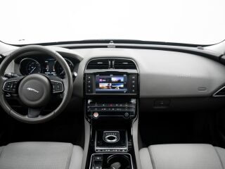 Jaguar XE 20d Pure 2.0 120kW