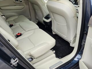 Volvo XC90 AWD Plus Dark B5 Google Mild Hybrid MY23 2.0 173kW