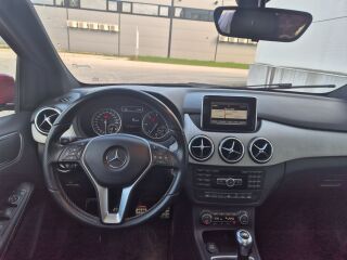 Mercedes-Benz B 180 Avantgarde 1.8 80kW