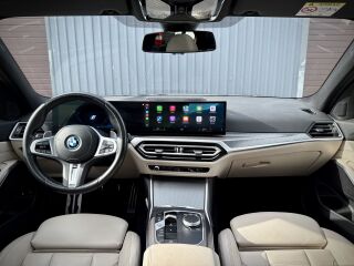 BMW 330 e xDrive M-Sportpakett LCI 2.0 R4 215kW
