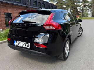 Volvo V40 Summum 1.6 TDi 84kW