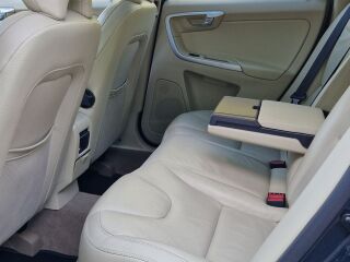Volvo XC60 Summum AWD MY2012 2.4 D5 158kW