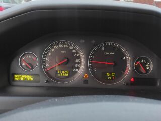 Volvo V70 2.4 R5 D5