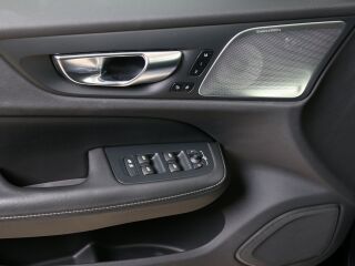 Volvo V60 AWD ULTRA DARK LUXURY XENIUM FULL 2.0 T8 Recharge Twin Engine Plug-In-Hybrid 335kW