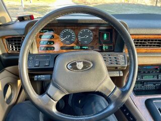 Jaguar XJ40 3.6 149kW