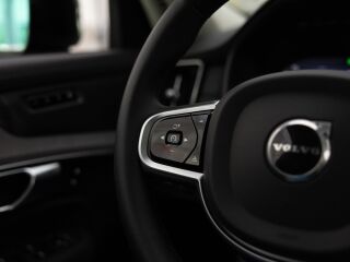 Volvo XC90 T8 AWD Ultra Dark 335кВ