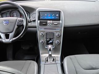 Volvo XC60 Momentum AWD MY15 2.4 D4 133kW