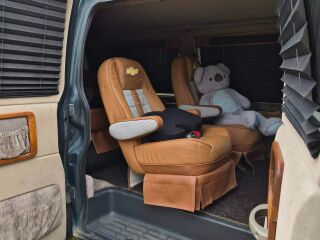 Chevrolet Chevy Van 5.7 180kW