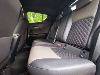 Toyota C-HR Luxury Plus NAVI Crossover FL Hybrid FWD 1.8 Dynamic Force Elekter 37 kW + 72kW