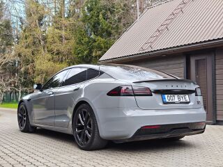 Tesla Model S Plaid 239kW