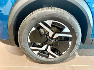 Peugeot 2008 Allure Hybrid 145 e-DCS6 1.2 100кВ