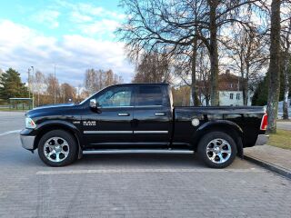 Dodge RAM 1500 Laramie 5.7 V8 295kW