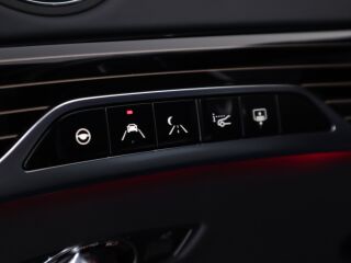 Mercedes-Benz Mercedes-Maybach 560 4Matic 4.0 V8 345kW