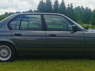 BMW 750 I 5.0 W12 220кВ