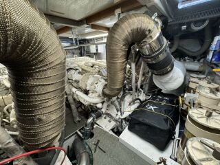 JOHNSON 56 FLY V10 2X MAN D2840 LE 401 600kW