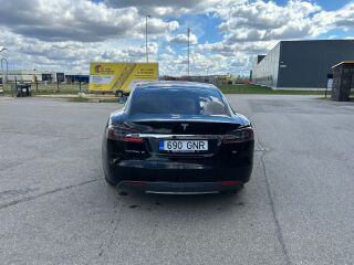 Tesla Model S 52kW