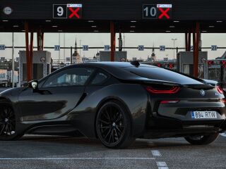 BMW i8 AWD 1.5 275кВ