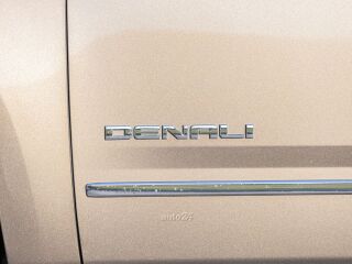 GMC Yukon DENALI 6.2 V8 313kW
