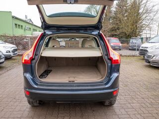 Volvo XC60 D4 Momentum AWD 2.4 120kW