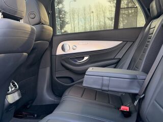 Mercedes-Benz E 300 AMG Night Package 2.0 143кВ
