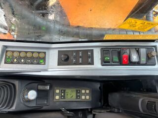 Hyundai Robex 210LC-9 107kW