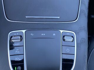 Mercedes-Benz E 220 2.0 147kW