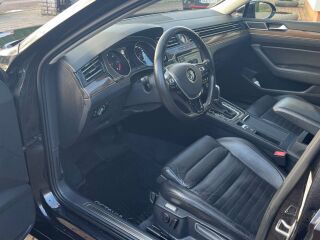 Volkswagen Passat Highline 1.6 88кВ