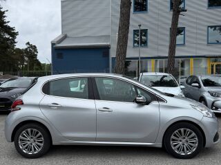 Peugeot 208 1.2 81кВ