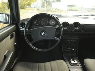 Mercedes-Benz 230 2.3 R4 100kW