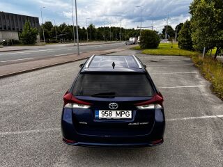 Toyota Auris 1.8 73kW