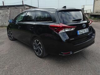 Toyota Auris 1.8 73kW
