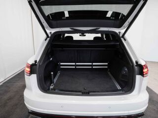 Volkswagen Touareg R-line 4Motion 3.0 250кВ