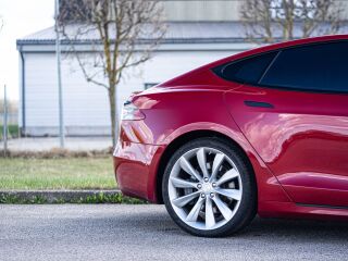 Tesla Model S 75D 384KW 158kW