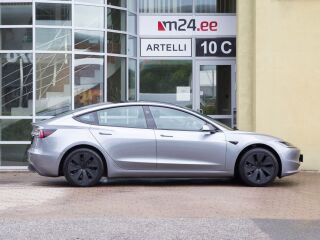 Tesla Model 3 SR + RWD Highland 208kW