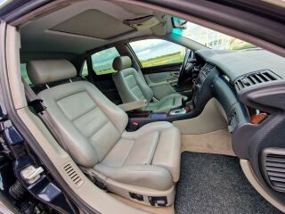 Audi A8 QUATTRO 4X4 3.7 V8 169kW