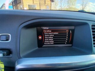Volvo V60 MOMENTUM 2.0 D 120kW