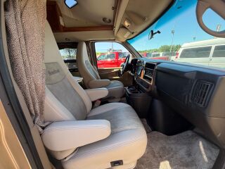 Chevrolet Express 2500 Roadtrek 170 Versatile Camper Van 4.8 V8
