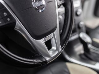 Volvo XC60 R-Design Finish Facelift 2.0 120kW