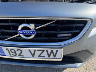 Volvo V40 R-Design-5 silindrit 2.0 D3 110кВ
