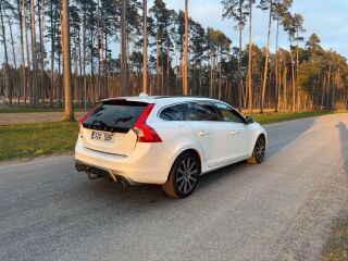 Volvo V60 R-Design 2.4 D6 158kW